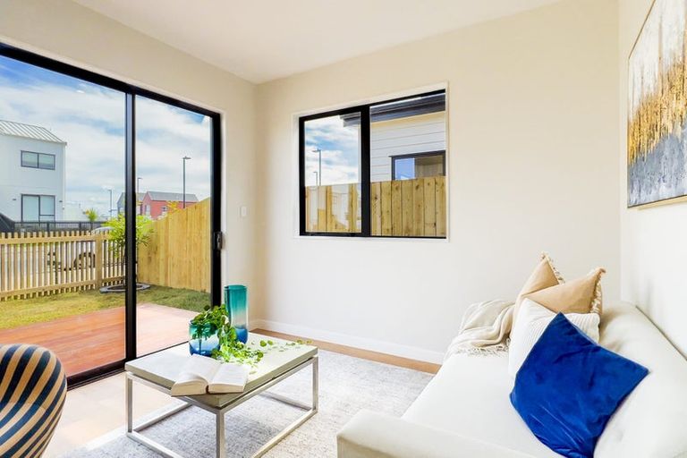 Photo of property in 4 Pukeko Road, Hobsonville, Auckland, 0616