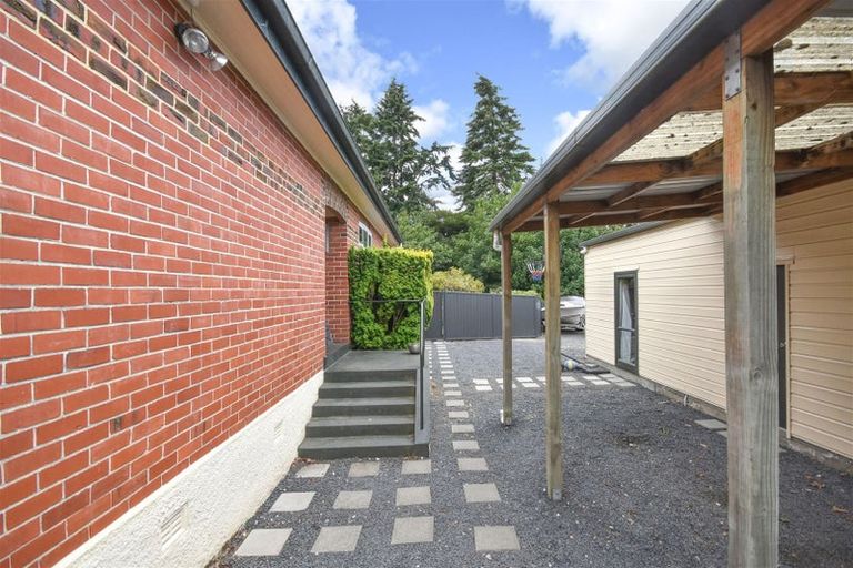 Photo of property in 18 Glenross Street, Glenross, Dunedin, 9011