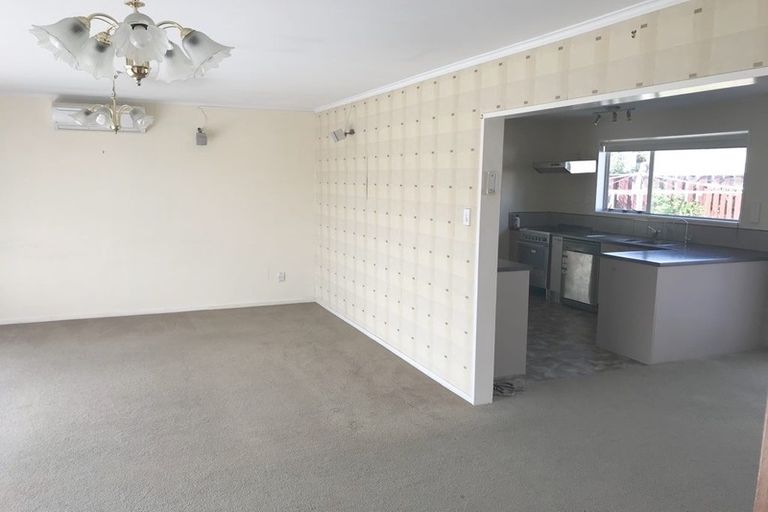 Photo of property in 19 Cassley Crescent, Papakowhai, Porirua, 5024