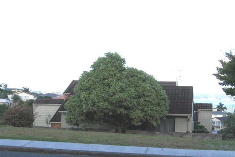 Photo of property in 152 Wiseley Road, West Harbour, Auckland, 0618