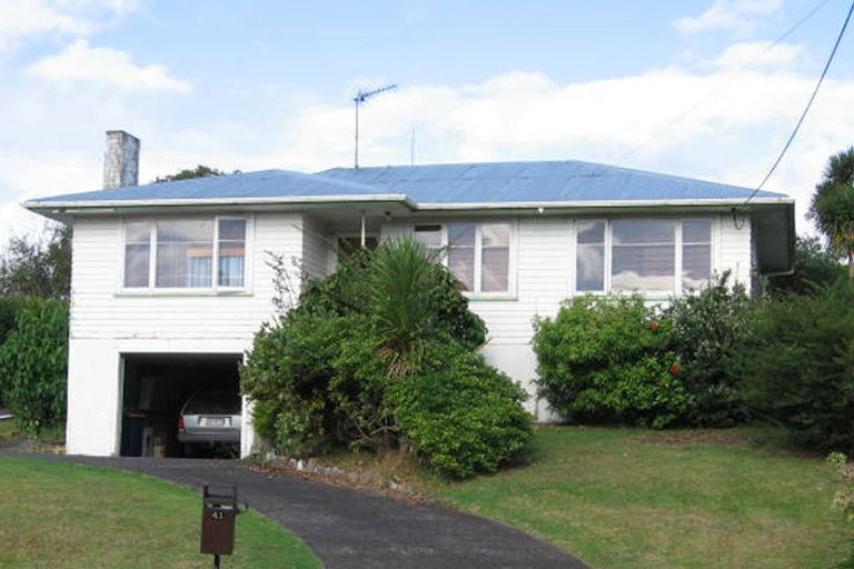 Photo of property in 41 Glen Marine Parade, Glendene, Auckland, 0602
