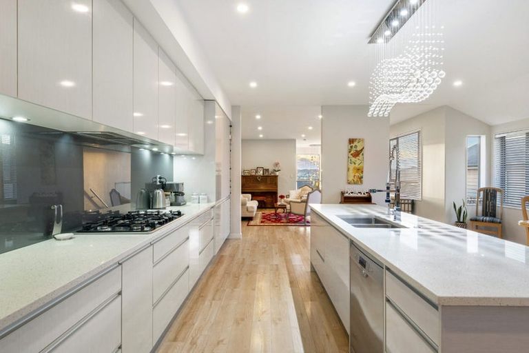 Photo of property in 7 Bridget Court, Red Beach, 0932