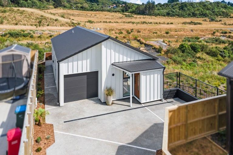 Photo of property in 38 Hokioi Drive, Kenepuru, Porirua, 5022