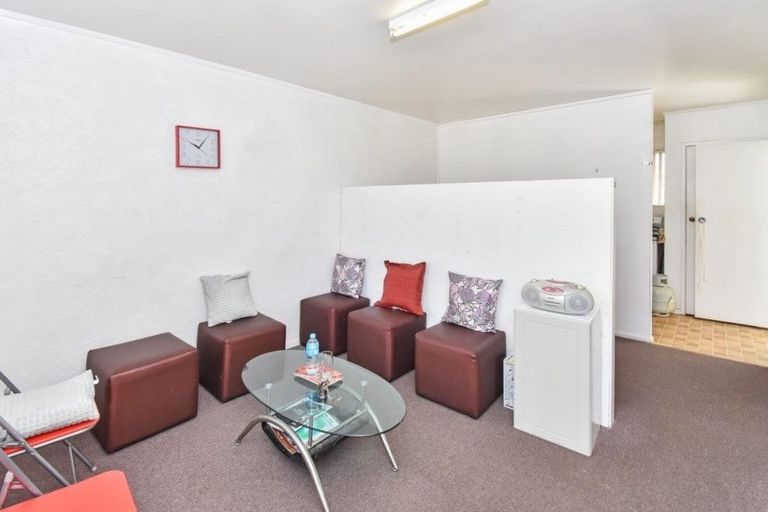 Photo of property in 2/17 Russell Road, Manurewa, Auckland, 2102