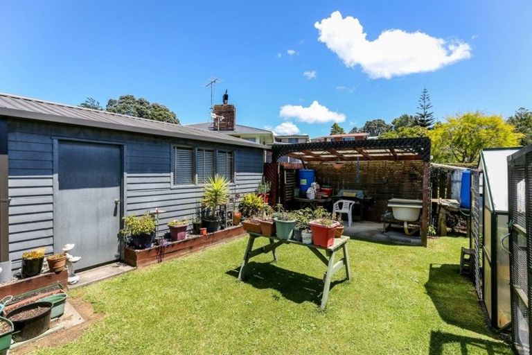 Photo of property in 2 Thames Street, Welbourn, New Plymouth, 4310