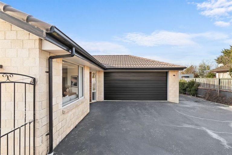 Photo of property in 98 Gilberthorpes Road, Hei Hei, Christchurch, 8042