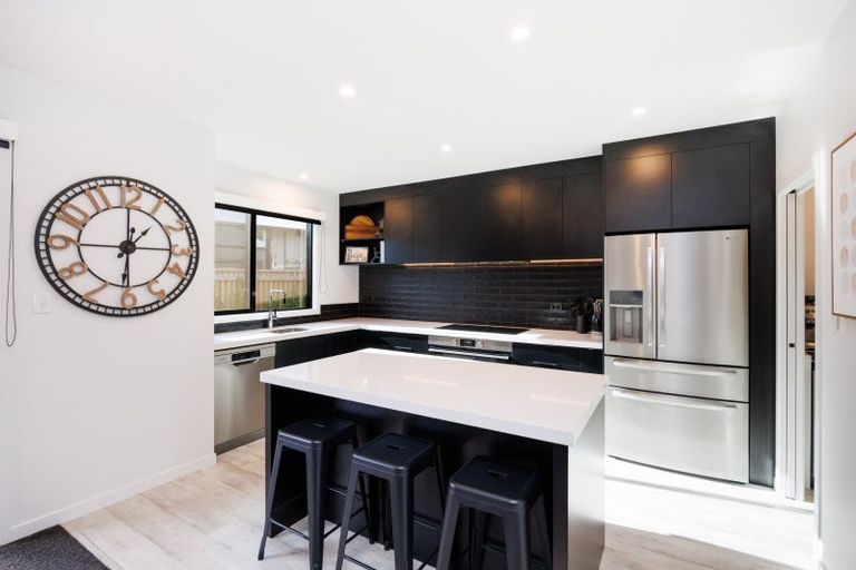 Photo of property in 58 Kanuka Drive, Hokowhitu, Palmerston North, 4410