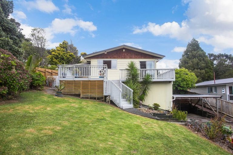 Photo of property in 7 Napuka Road, Henderson Valley, Auckland, 0612