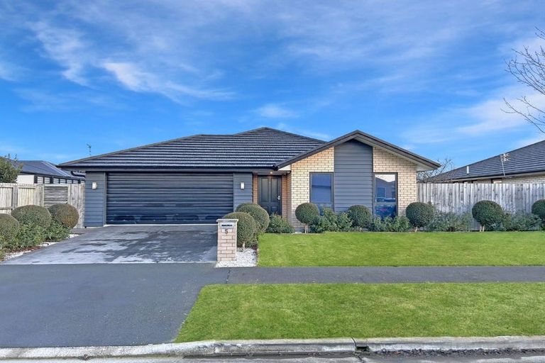 Photo of property in 5 Hurutini Way, Halswell, Christchurch, 8025