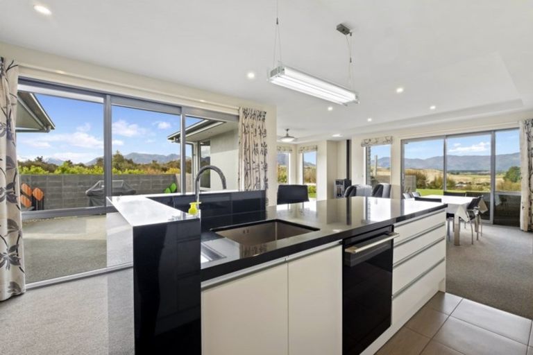 Photo of property in 1 Hardie Place, Albert Town, Wanaka, 9305