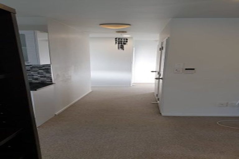 Photo of property in 27 Dovey Place, Massey, Auckland, 0614