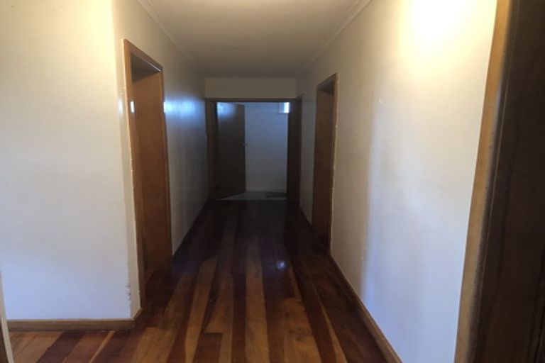 Photo of property in 964 East Coast Road, Northcross, Auckland, 0632