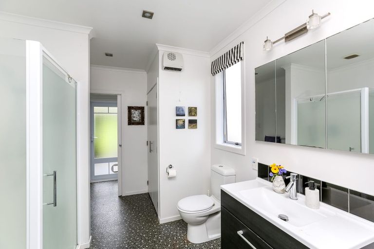 Photo of property in 207 Powderham Street, New Plymouth, 4310