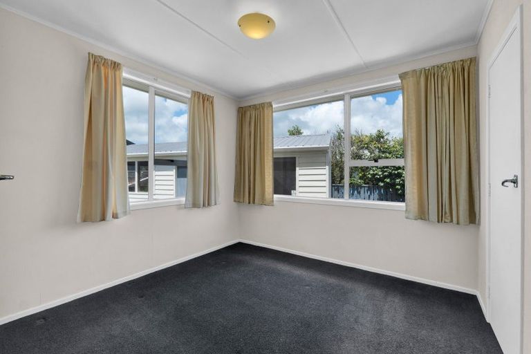 Photo of property in 80 Parris Street, Waitara, 4320