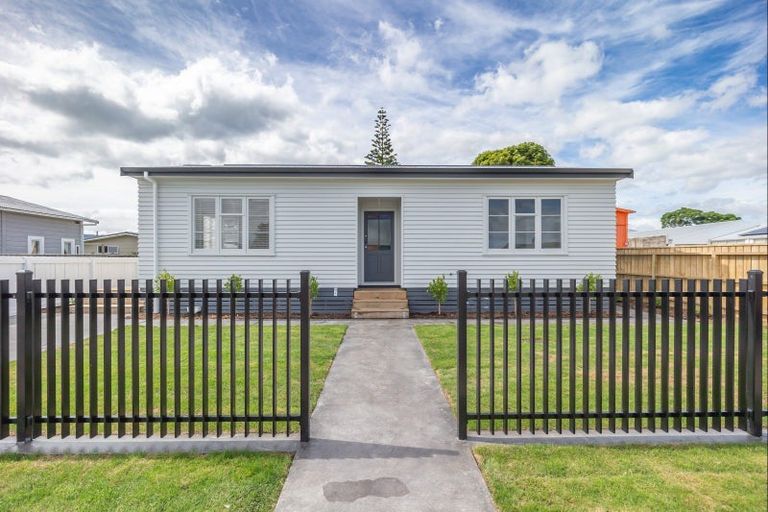 Photo of property in 27 Reeve Street, Levin, 5510
