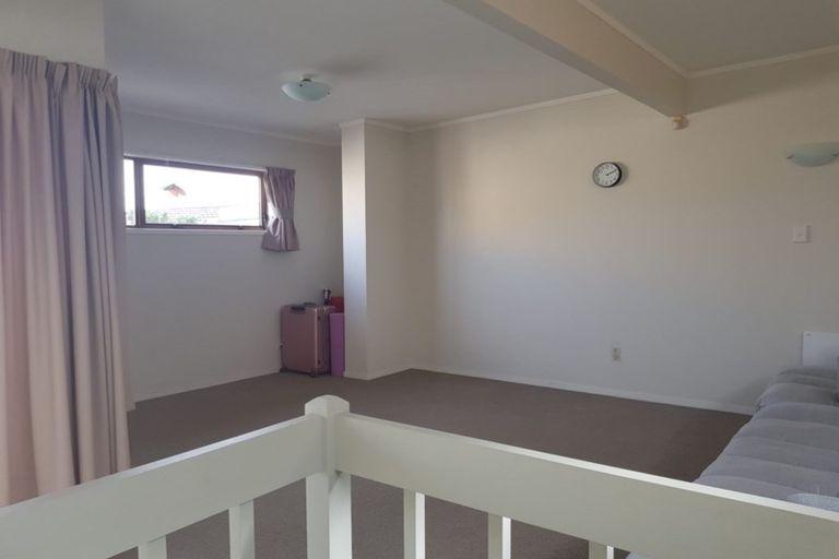 Photo of property in 2/175 Birkenhead Avenue, Birkenhead, Auckland, 0626