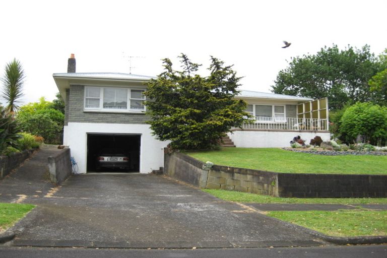 Photo of property in 8 Cardiff Street, Pukekohe, 2120