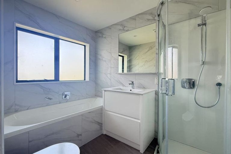 Photo of property in 30c Durham Street, Te Atatu Peninsula, Auckland, 0610