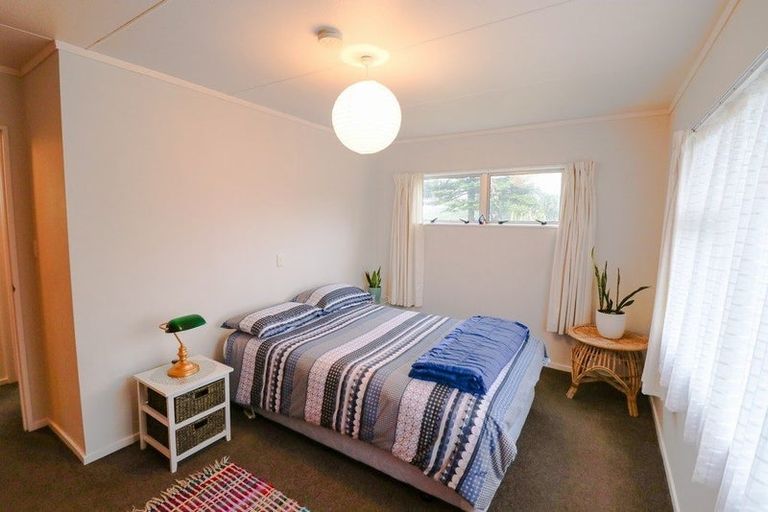 Photo of property in 2 Rangiora Street, Castlecliff, Whanganui, 4501