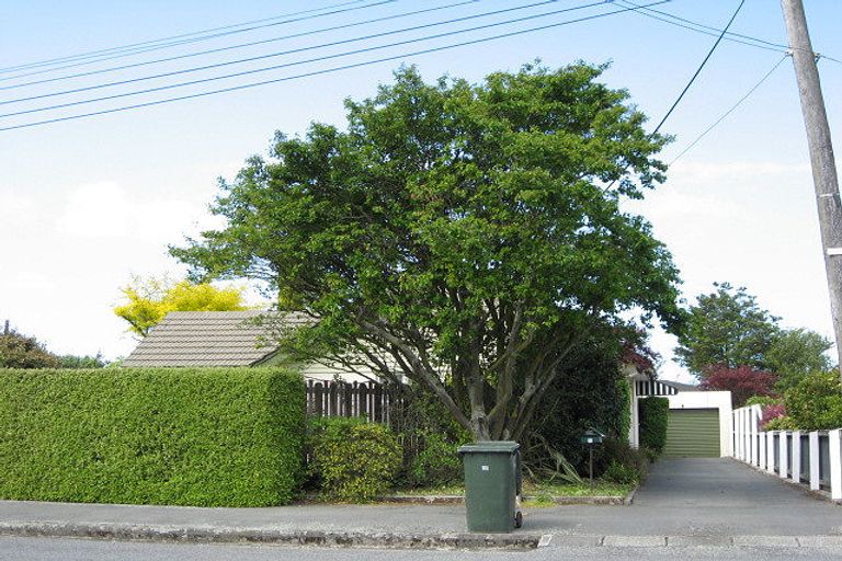 Photo of property in 16 Ashgrove Street, Rangiora, 7400