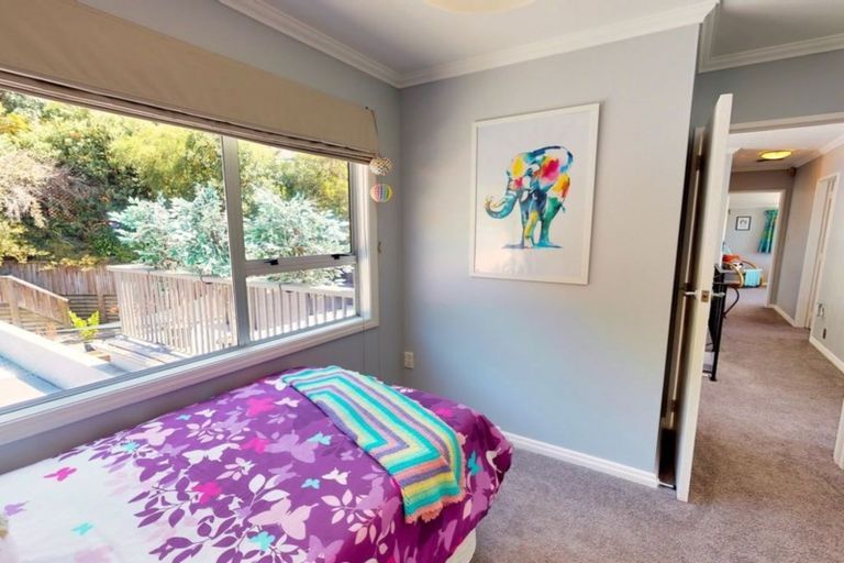 Photo of property in 77 Sunbrae Drive, Silverstream, Upper Hutt, 5019