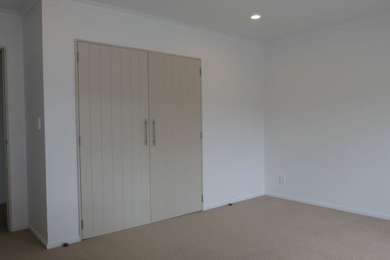 Photo of property in 17 Charlotte Way, Raumati South, Paraparaumu, 5032