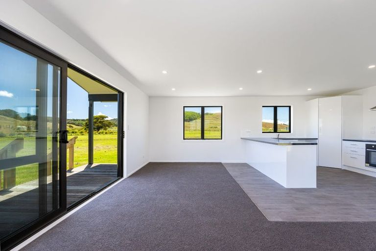 Photo of property in 20 Journeys End, Tapora, 0977