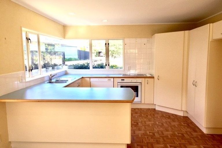 Photo of property in 1/5 Waller Avenue, Bucklands Beach, Auckland, 2012