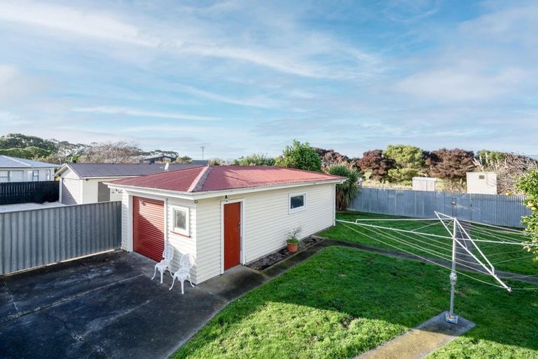 Photo of property in 39 Tararua Terrace, Cloverlea, Palmerston North, 4412