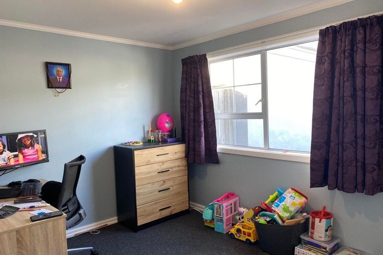 Photo of property in 7 Frobisher Street, Island Bay, Wellington, 6023