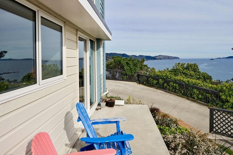 Photo of property in 8a Nikau Road, Point Howard, Lower Hutt, 5013