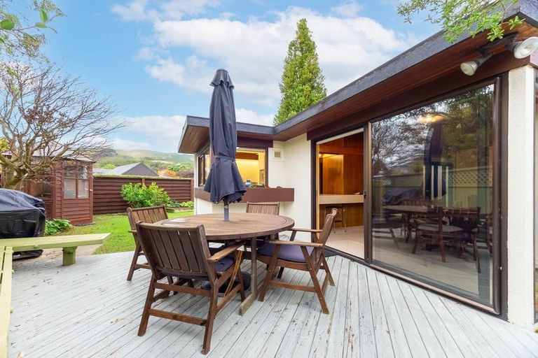 Photo of property in 10 Edgewater Street, Waikanae, 5036