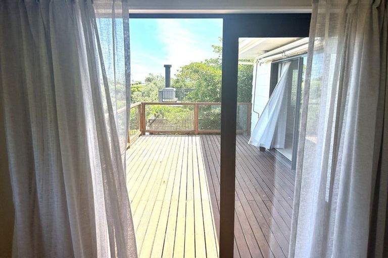 Photo of property in 14 Frances Street, Waikanae Beach, Waikanae, 5036