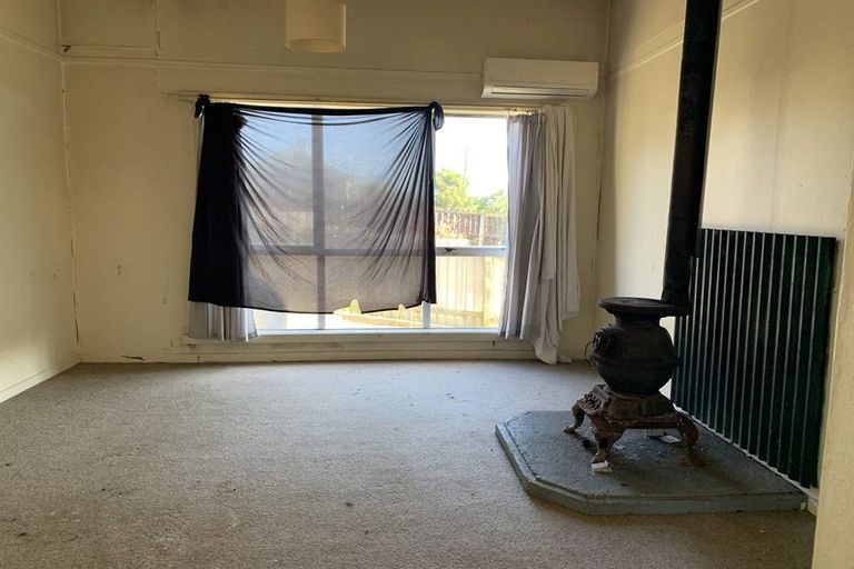 Photo of property in 1 Ann Street, Bluff, 9814