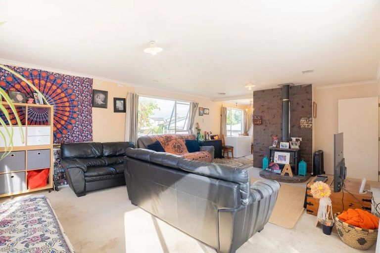 Photo of property in 20 Becker Drive, Weymouth, Auckland, 2103