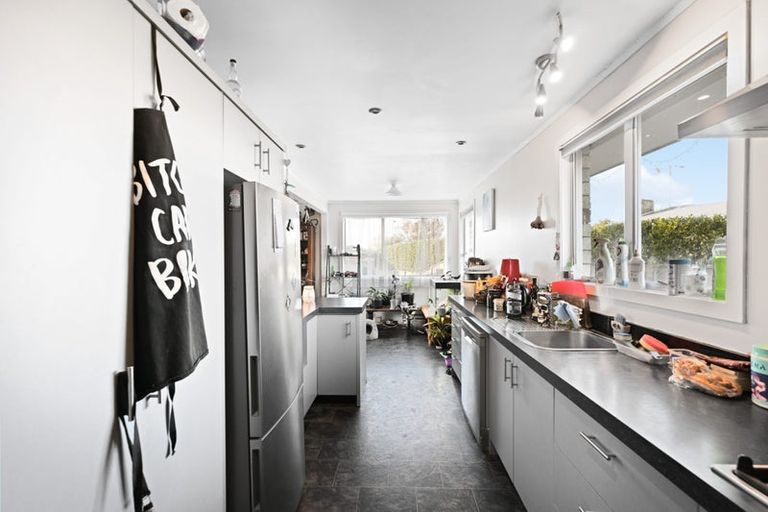 Photo of property in 18 Oakfield Crescent, Pukete, Hamilton, 3200