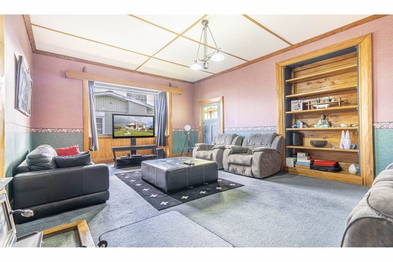 Photo of property in 70 Ferry Road, Edendale, 9825