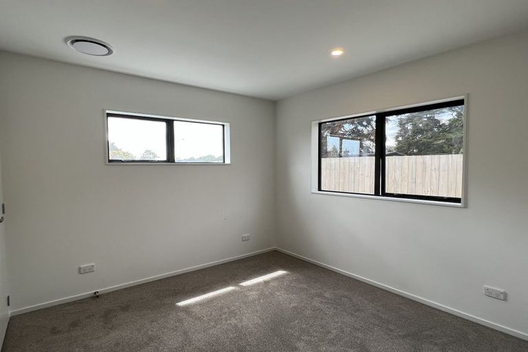 Photo of property in 30a Durham Street, Te Atatu Peninsula, Auckland, 0610