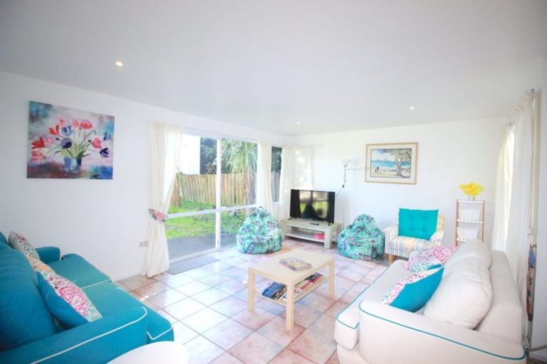 Photo of property in 1/58 Milford Road, Milford, Auckland, 0620