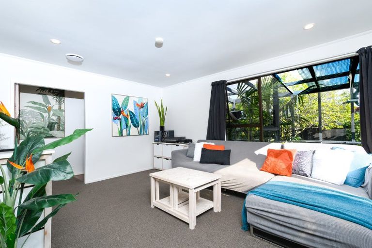 Photo of property in 1/29 Karepo Crescent, Ranui, Auckland, 0612