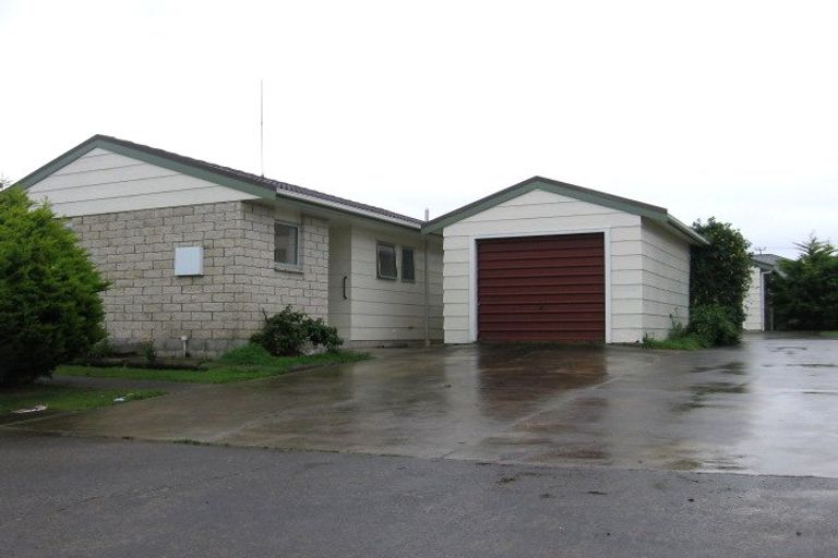 Photo of property in 33a Mcleavey Drive, Kelvin Grove, Palmerston North, 4414