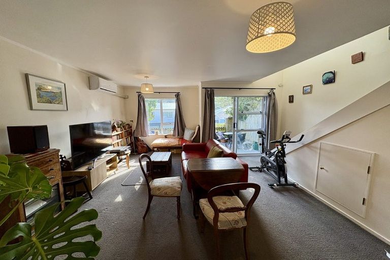 Photo of property in 2/55 Hamilton Road, Hataitai, Wellington, 6021