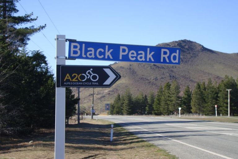 Photo of property in 45 Black Peak Road, Omarama, 9412