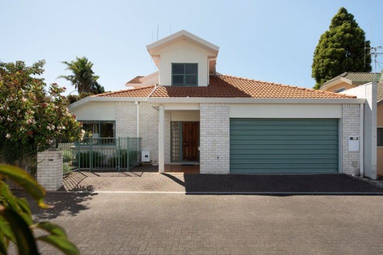 Photo of property in 5 Edgecumbe Way, Tauranga, 3110