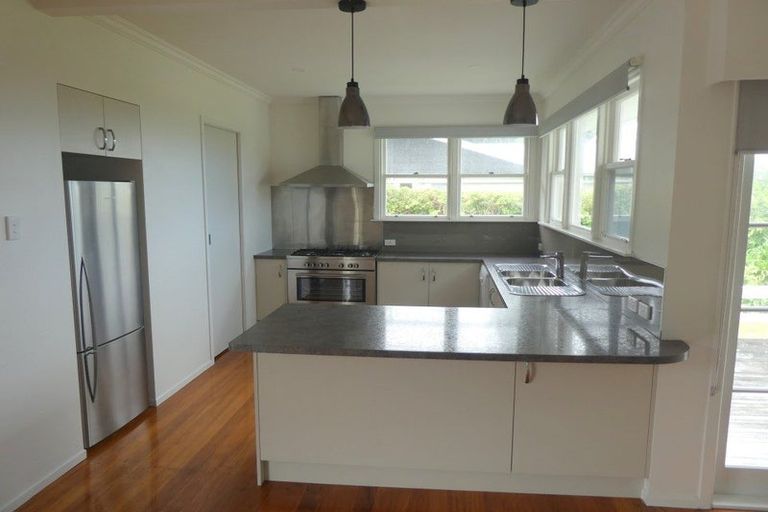 Photo of property in 44 Moana Road, Okitu, Gisborne, 4010
