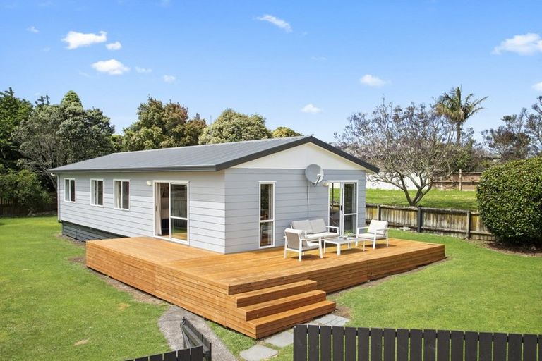 Photo of property in 24 Taihiki Road, Clarks Beach, 2122