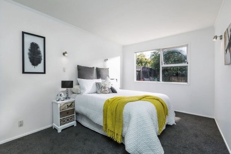 Photo of property in 4/1 Manuka Road, Bayview, Auckland, 0629