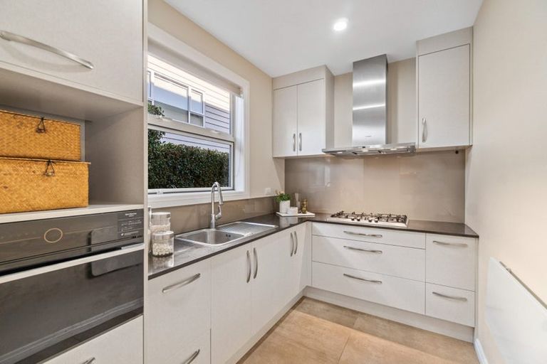 Photo of property in 73 Gribblehirst Road, Sandringham, Auckland, 1025