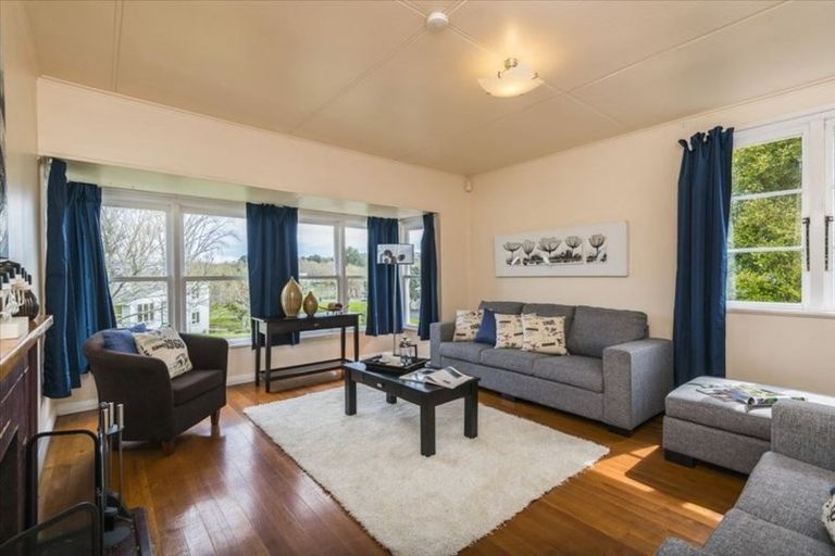 Photo of property in 22 Eastview Road, Glen Innes, Auckland, 1072