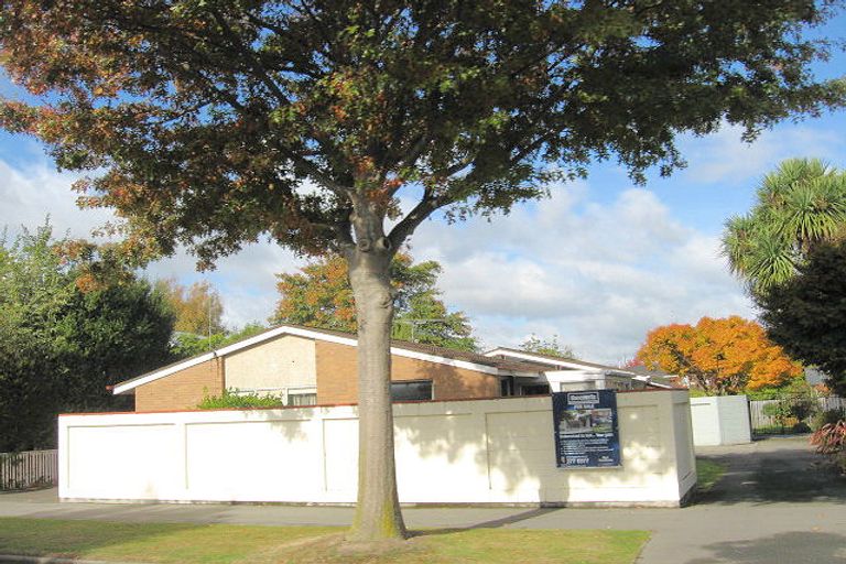 Photo of property in 2/323 Waimairi Road, Ilam, Christchurch, 8041